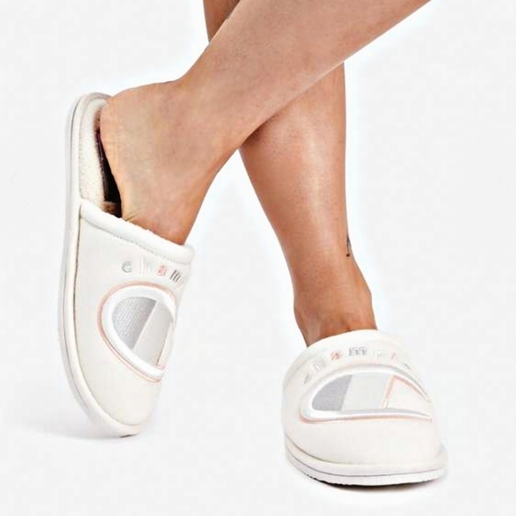 Champion ✦ White Logo Slippers ✦ Sleepover II Chalk Knit Cushioned House Shoes 9 - Picture 1 of 12